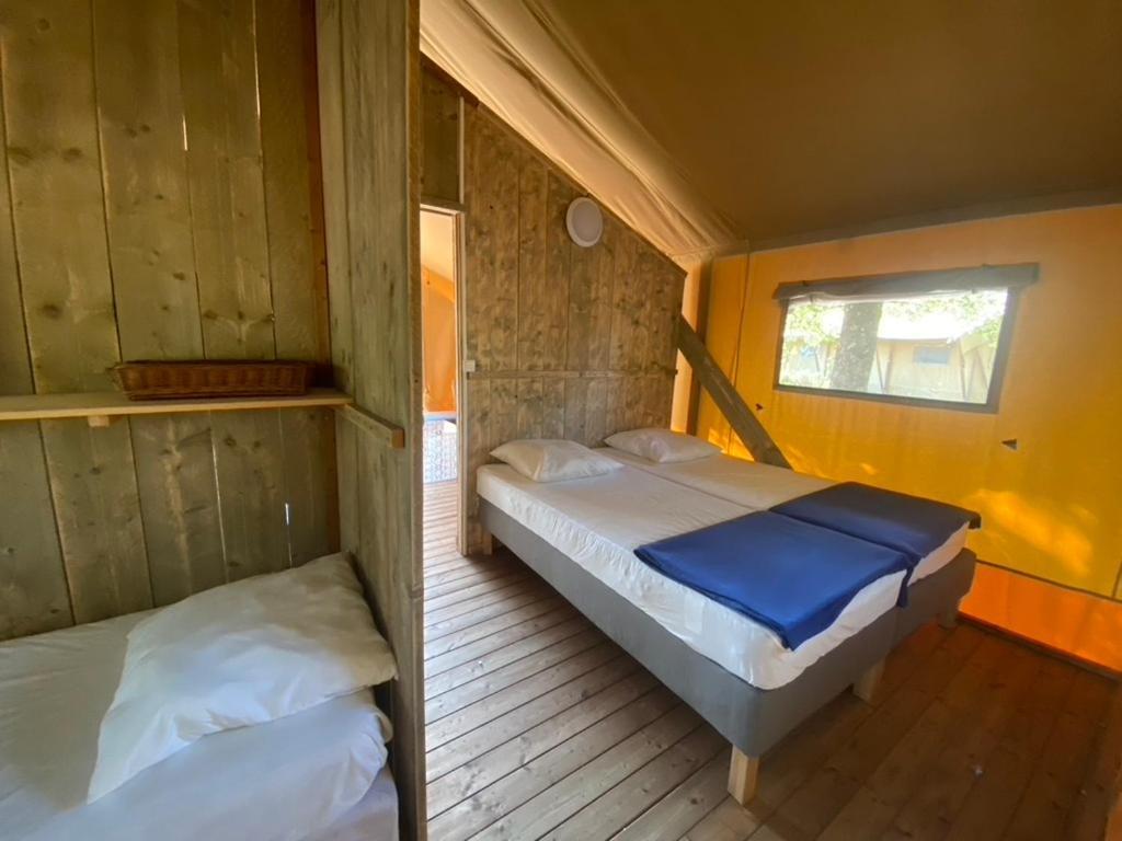 Camping La Kahute - Tente Lodge Au Coeur De La Foret Каркан Екстер'єр фото